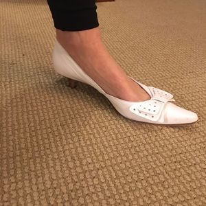 Isabella Fiore White Leather Kitten Heels